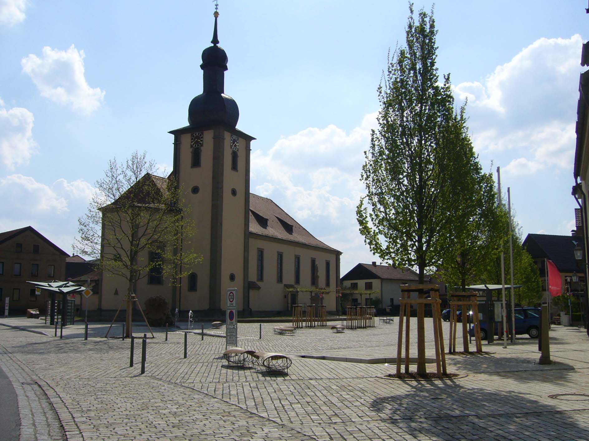 Sand am Main, Kirchplatz, Foto RSP (1)
